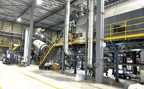 サーキュラーPETのボトルーボトルリサイクルライン